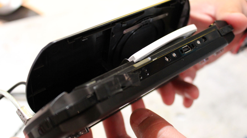 Illustration for article titled This Is Sony's Newer, Cheaper PSP As Seen At Gamescom